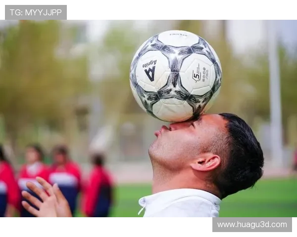 那些在绿茵场上闪耀光芒的足球明星们的传奇故事与成就